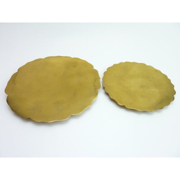 Vintage Brass Flower Dishes Etched Asian Design Candle Holder Trinket Dish - Picture 2 of 5